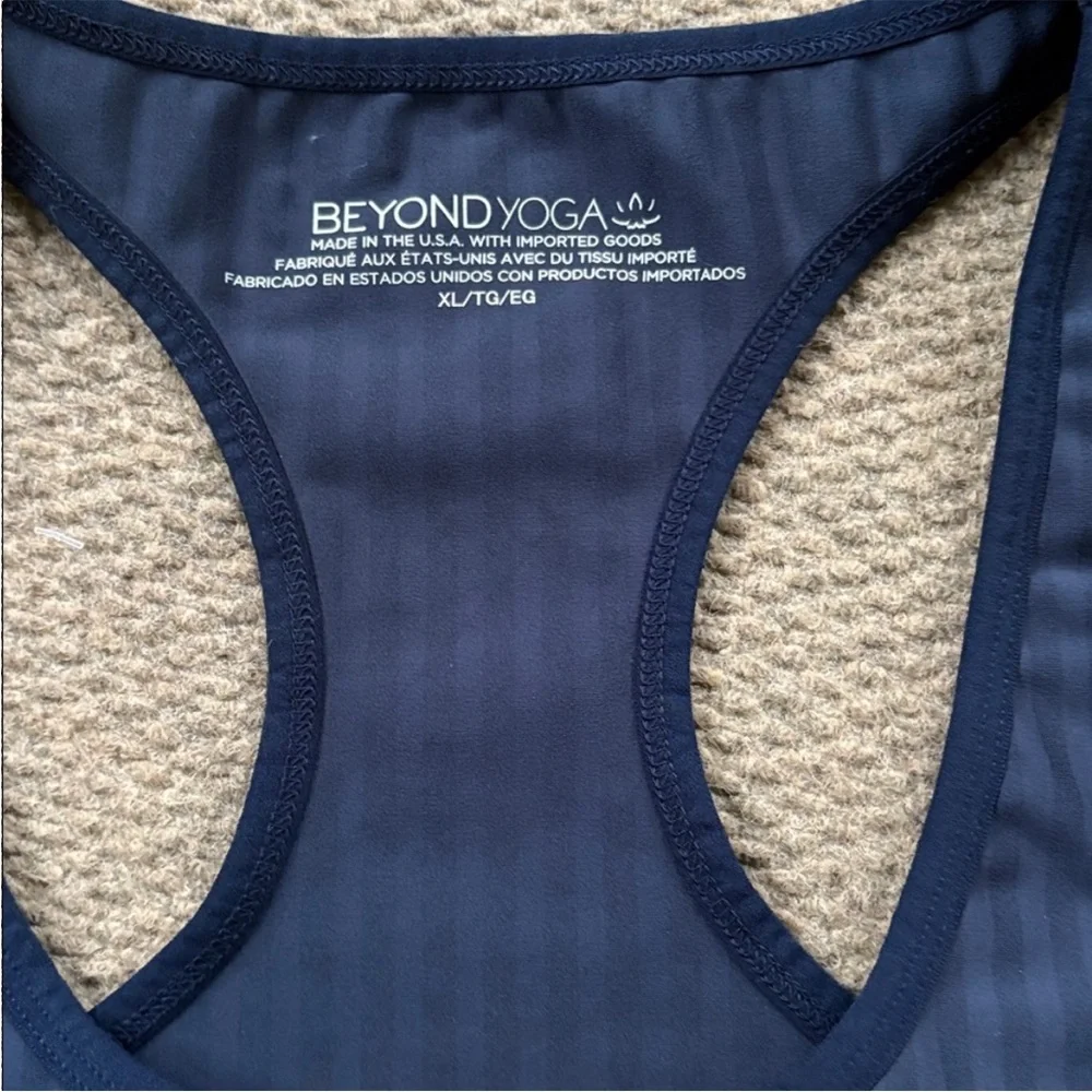 Like New Beyond Yoga Work It Over Long Line Sports Bra Navy Stripe XL Retail $70